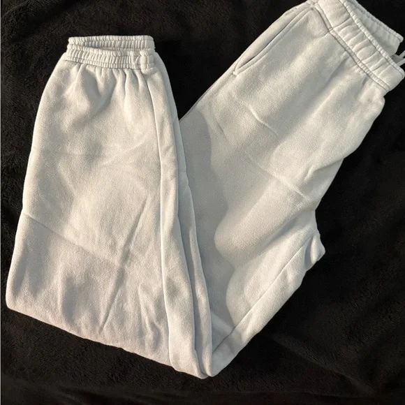 Aritzia TNA Cozy fleece Mega Sweatpants - Picture 3 of 4